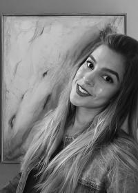 68d54d287a6bb_leila-500x700cm.jpg